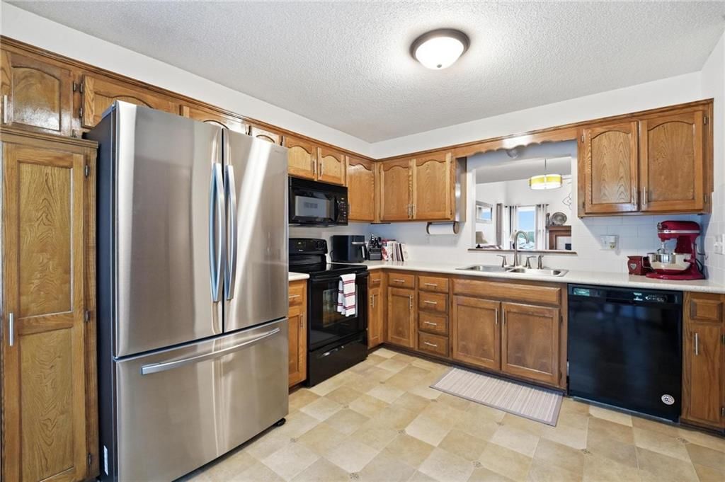 17103 E 45th Street S, Independence, MO: listing photo 3