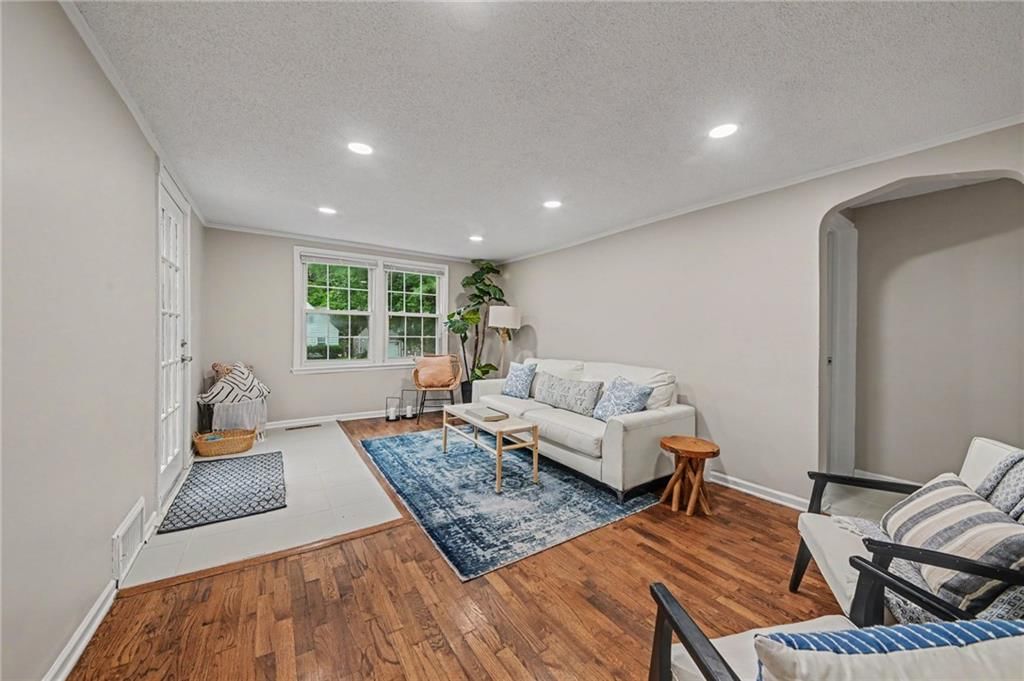 7826 Summit Street — photo 10