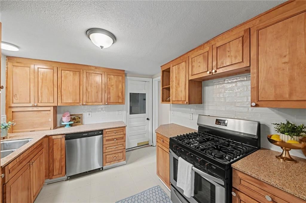 7826 Summit Street — photo 12