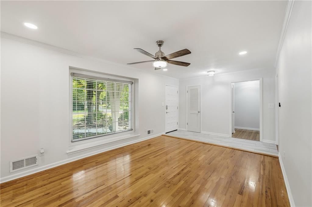 9932 Roe Avenue — photo 5