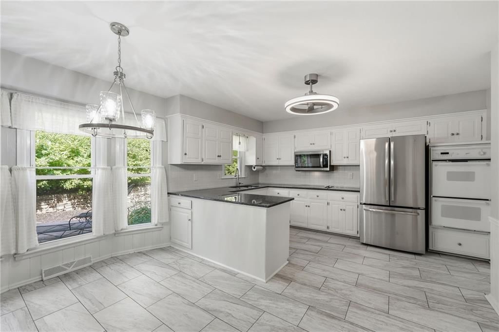 9932 Roe Avenue — photo 11