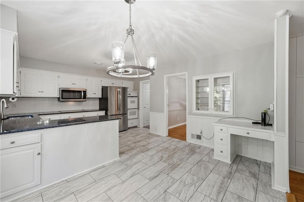 9932 Roe Avenue — photo 16