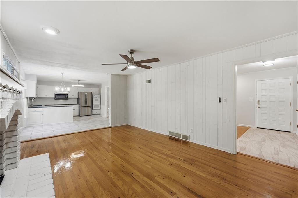 9932 Roe Avenue — photo 21