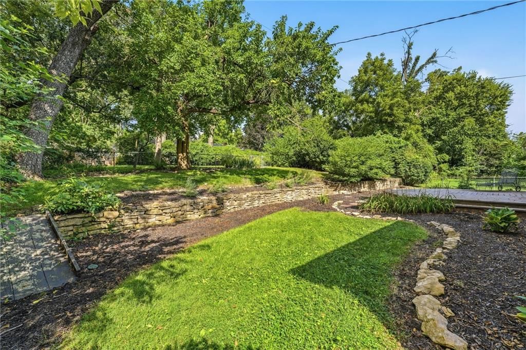 9932 Roe Avenue — photo 40