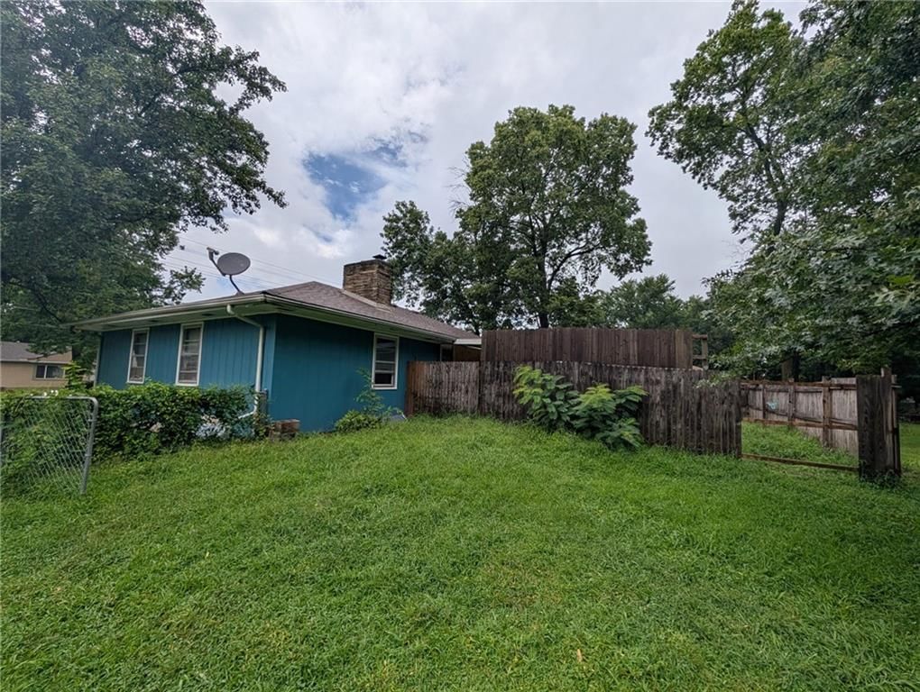 3511 S Northern Avenue — photo 14