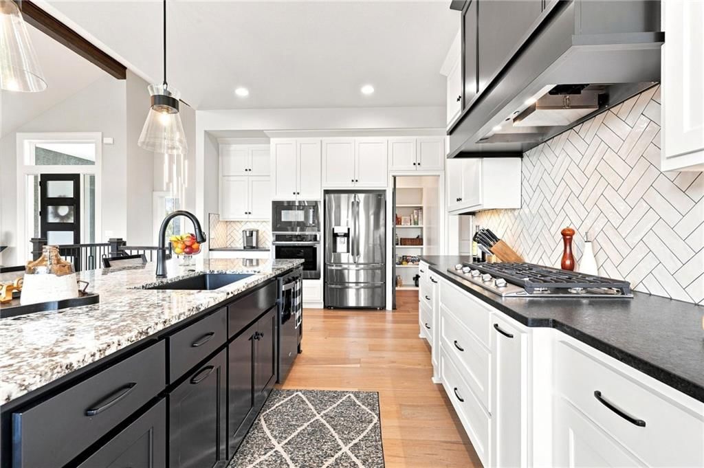 17401 Richards Street — photo 15