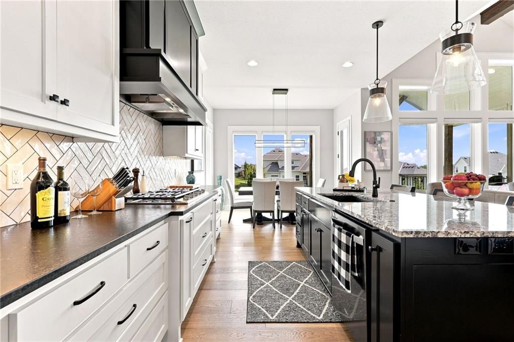 17401 Richards Street — photo 19