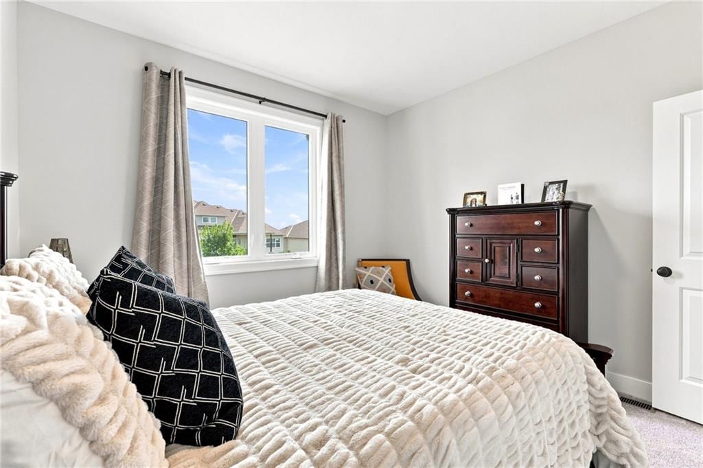 17401 Richards Street — photo 36