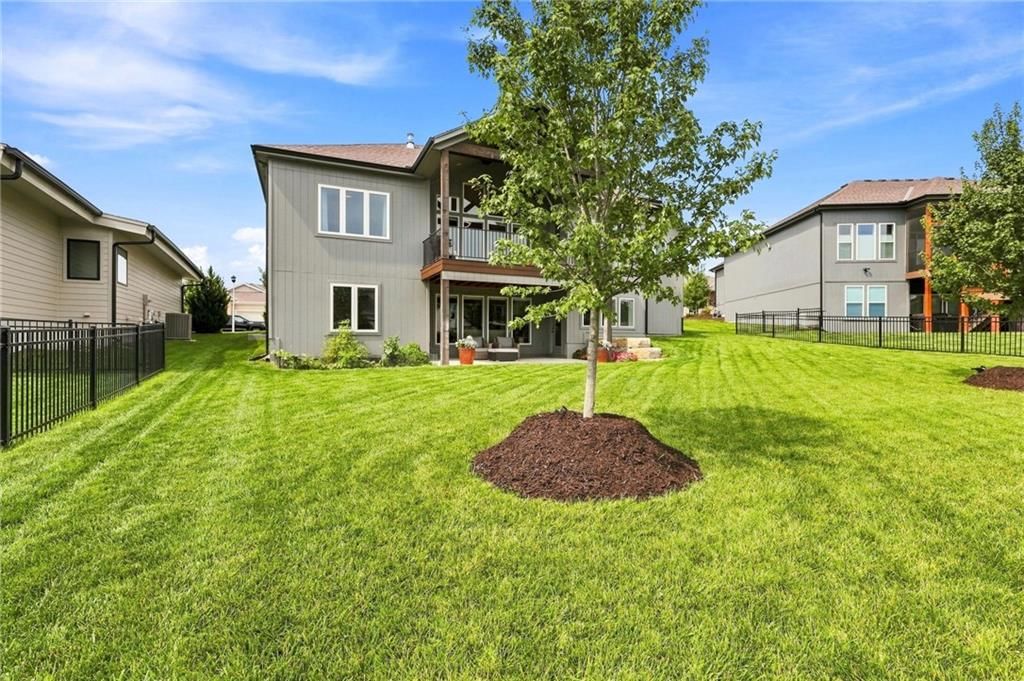 17401 Richards Street — photo 66