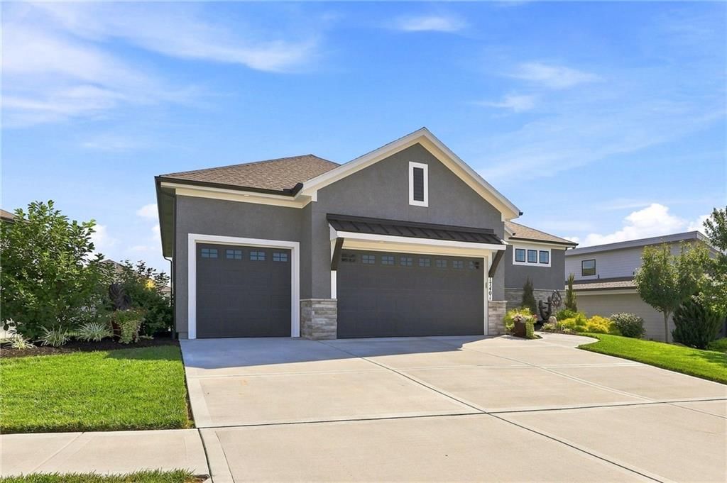 17401 Richards Street — photo 77
