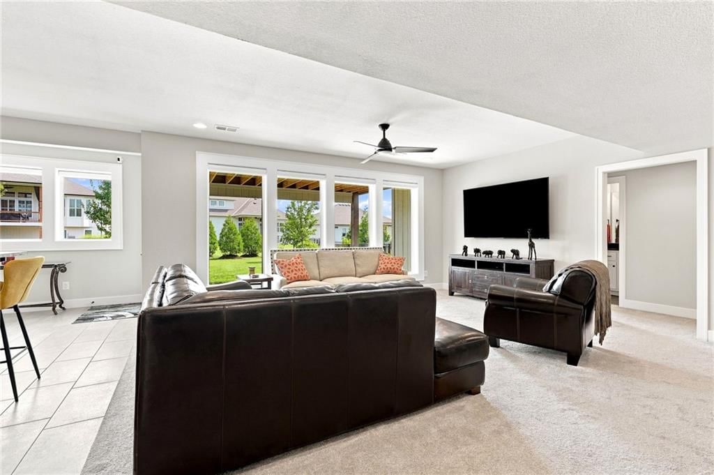 Photo 41 of 80 - 17401 Richards Street, Overland Park, KS 66221