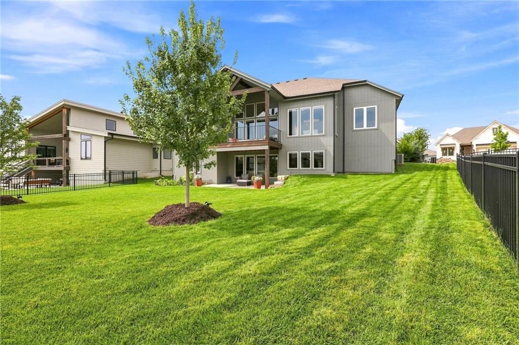 Photo 64 of 80 - 17401 Richards Street, Overland Park, KS 66221