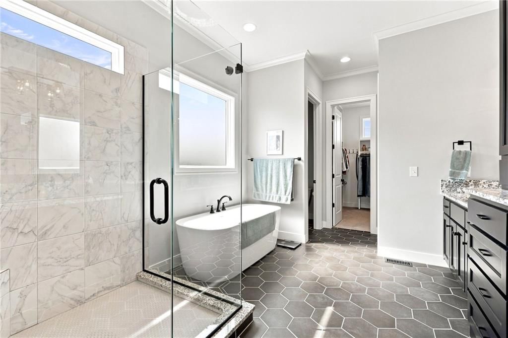 Photo 29 of 80 - 17401 Richards Street, Overland Park, KS 66221
