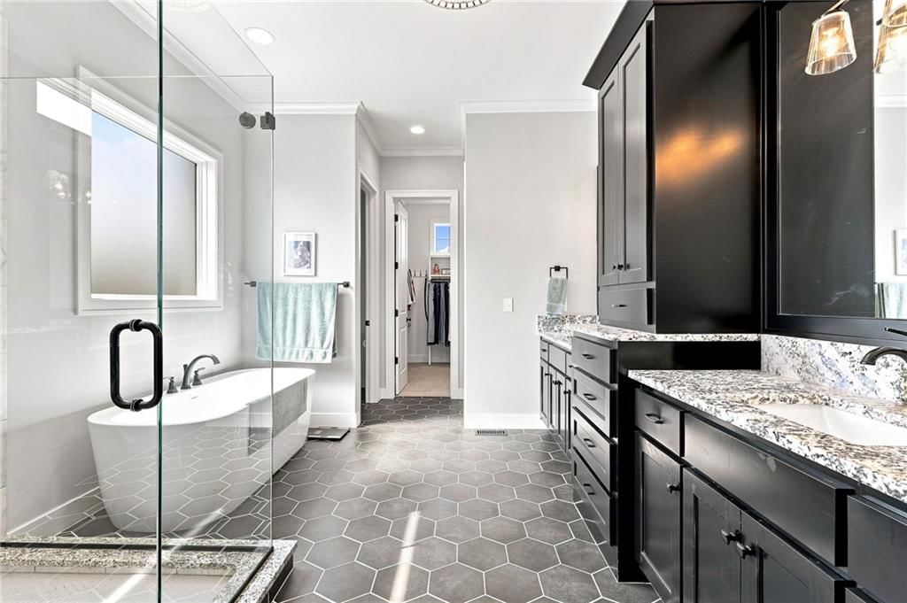 Photo 27 of 80 - 17401 Richards Street, Overland Park, KS 66221
