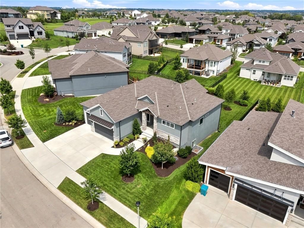 Photo 67 of 80 - 17401 Richards Street, Overland Park, KS 66221
