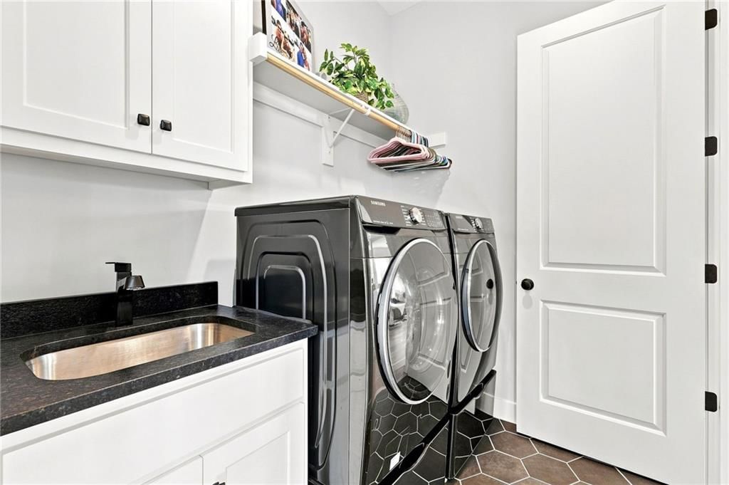 Photo 34 of 80 - 17401 Richards Street, Overland Park, KS 66221