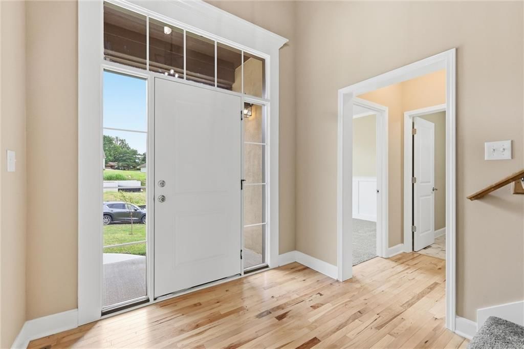 Photo 4 of 47 - 7402 Palmer Avenue, Kansas City, MO 64133