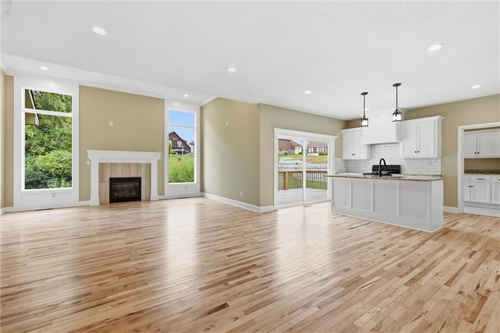 Photo 6 of 47 - 7402 Palmer Avenue, Kansas City, MO 64133