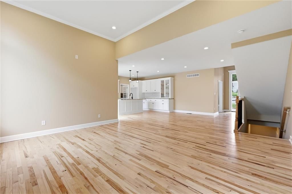 Photo 10 of 47 - 7402 Palmer Avenue, Kansas City, MO 64133