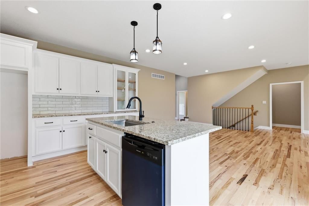 Photo 14 of 47 - 7402 Palmer Avenue, Kansas City, MO 64133