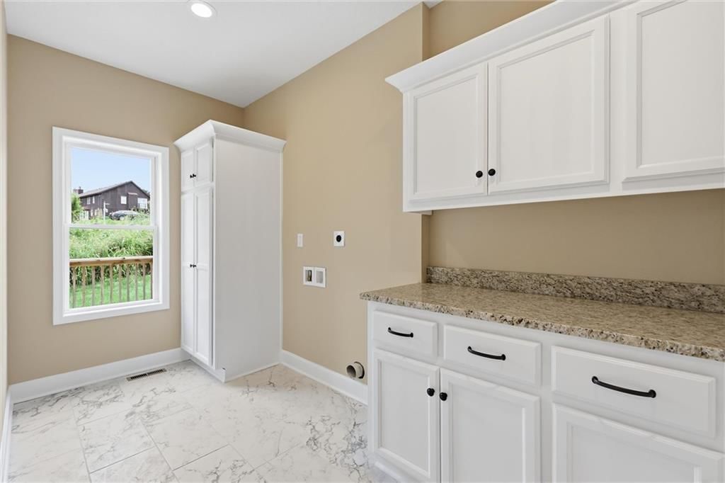 Walk-in pantry at 7402 Palmer Avenue, Kansas City, MO 64133