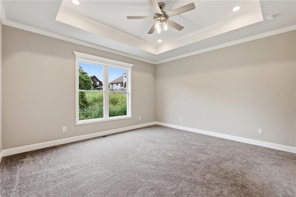 Photo 18 of 47 - 7402 Palmer Avenue, Kansas City, MO 64133