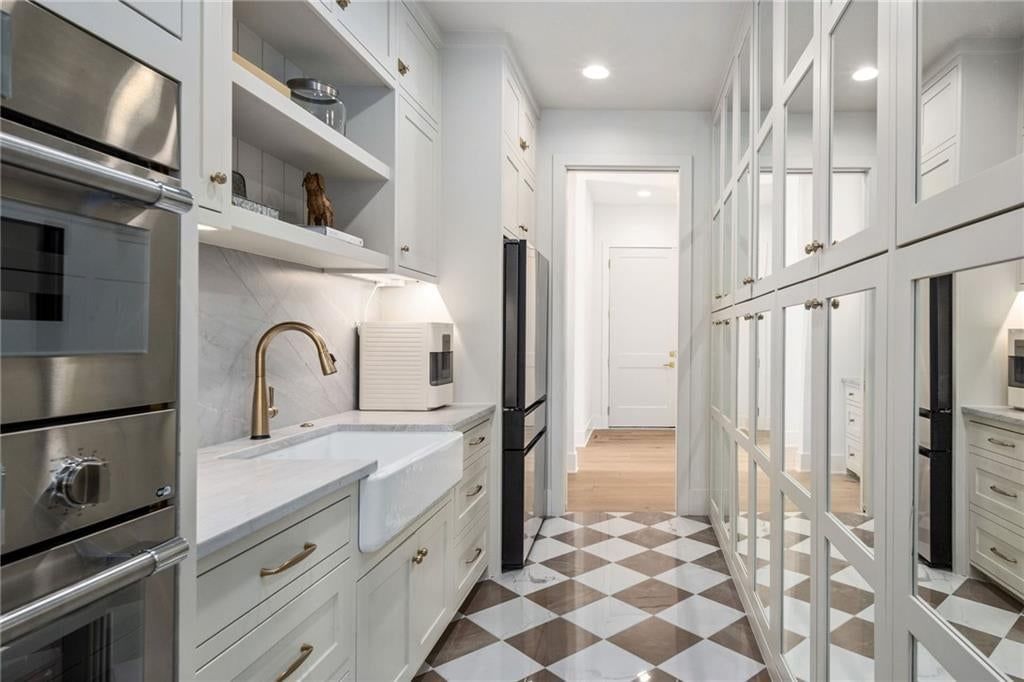 16801 Barton Street — photo 34