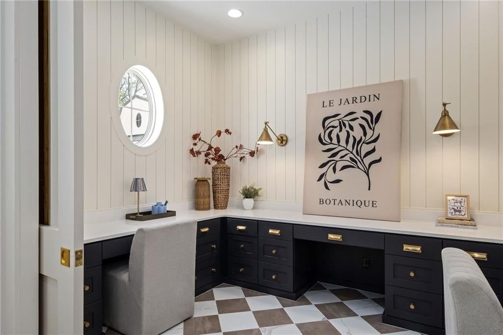 16801 Barton Street — photo 37
