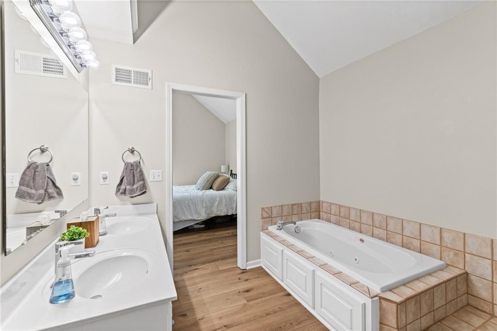 7419 N Booth Avenue — photo 26