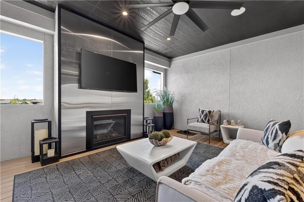 17329 Larsen Street — photo 24