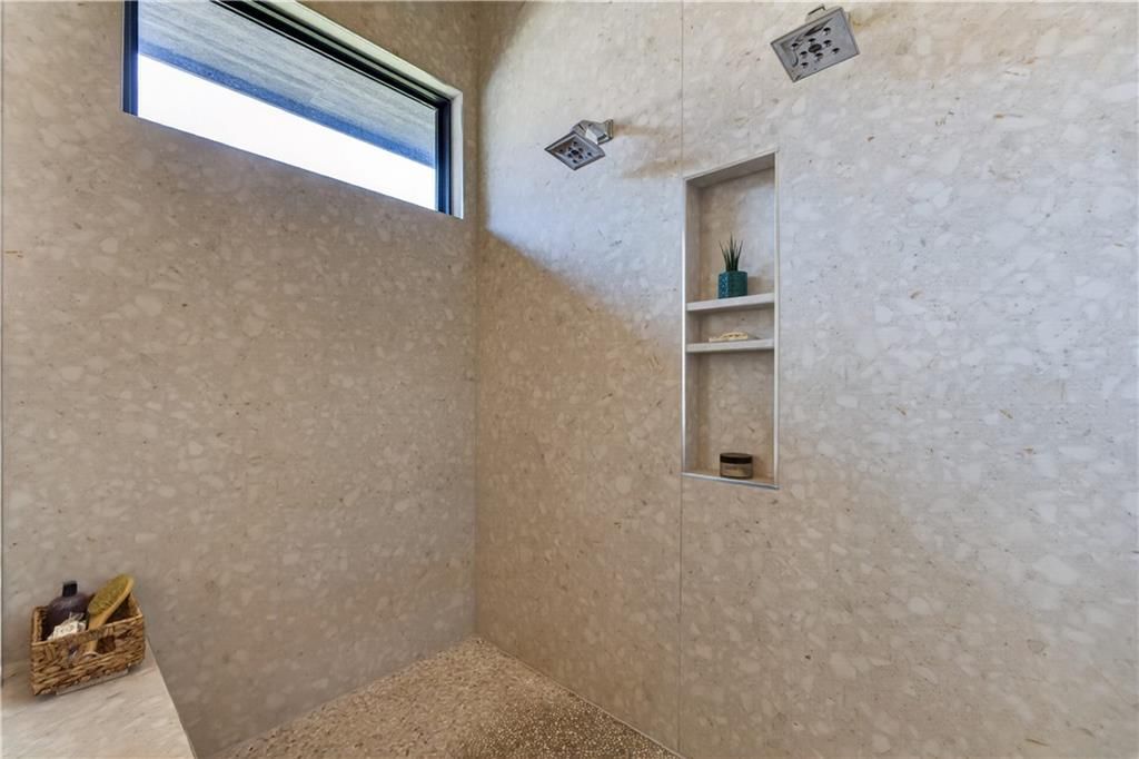 17329 Larsen Street — photo 32