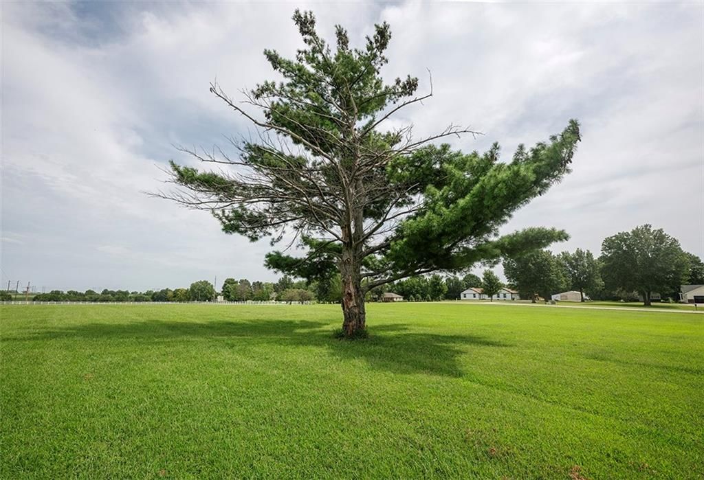 24504 E 248th Street, Harrisonville, MO