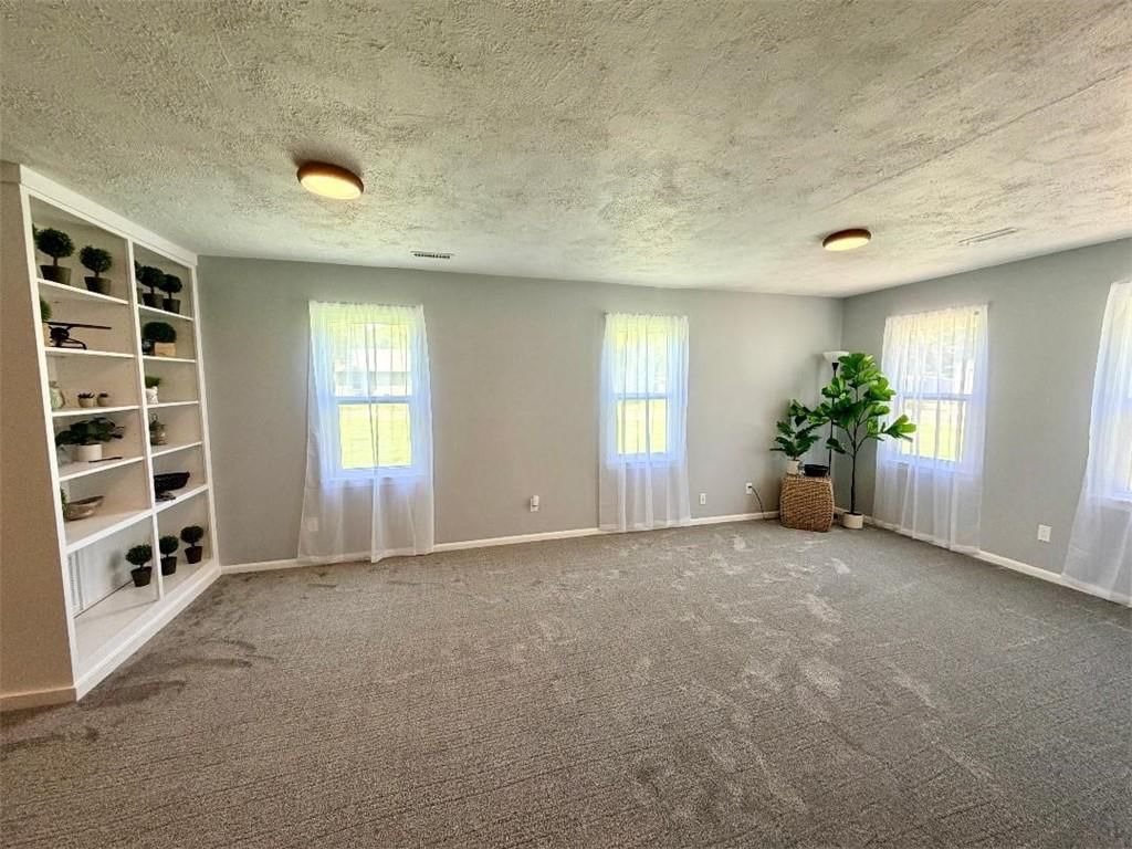 5757 S Mead Avenue — photo 5