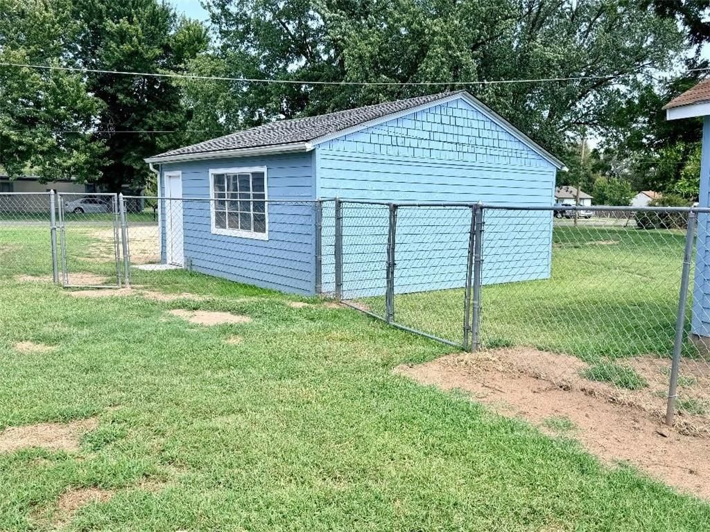 5757 S Mead Avenue — photo 39