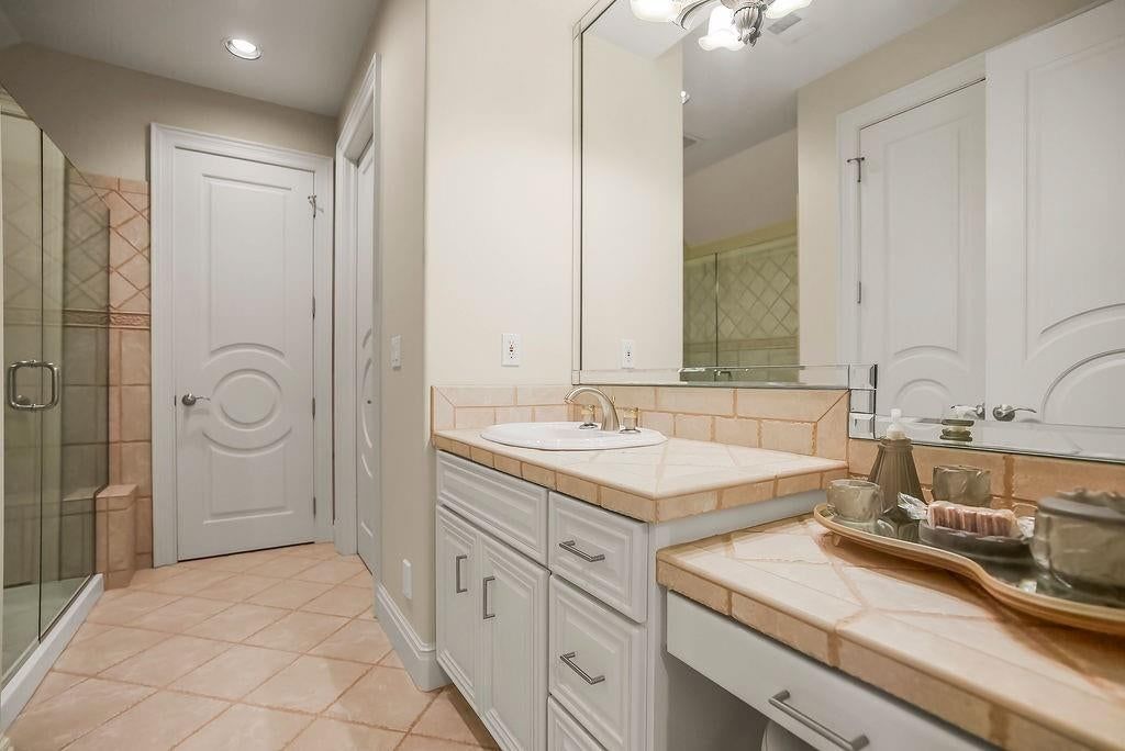 6006 Westshore Court — photo 34