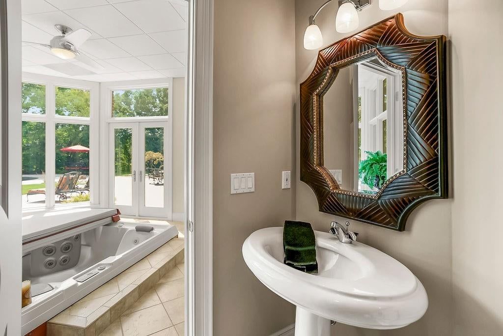 6006 Westshore Court — photo 41