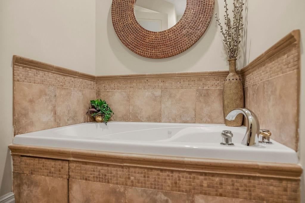 6006 Westshore Court — photo 58