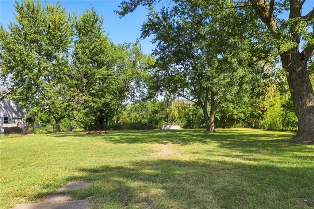209 Maple Street — photo 21