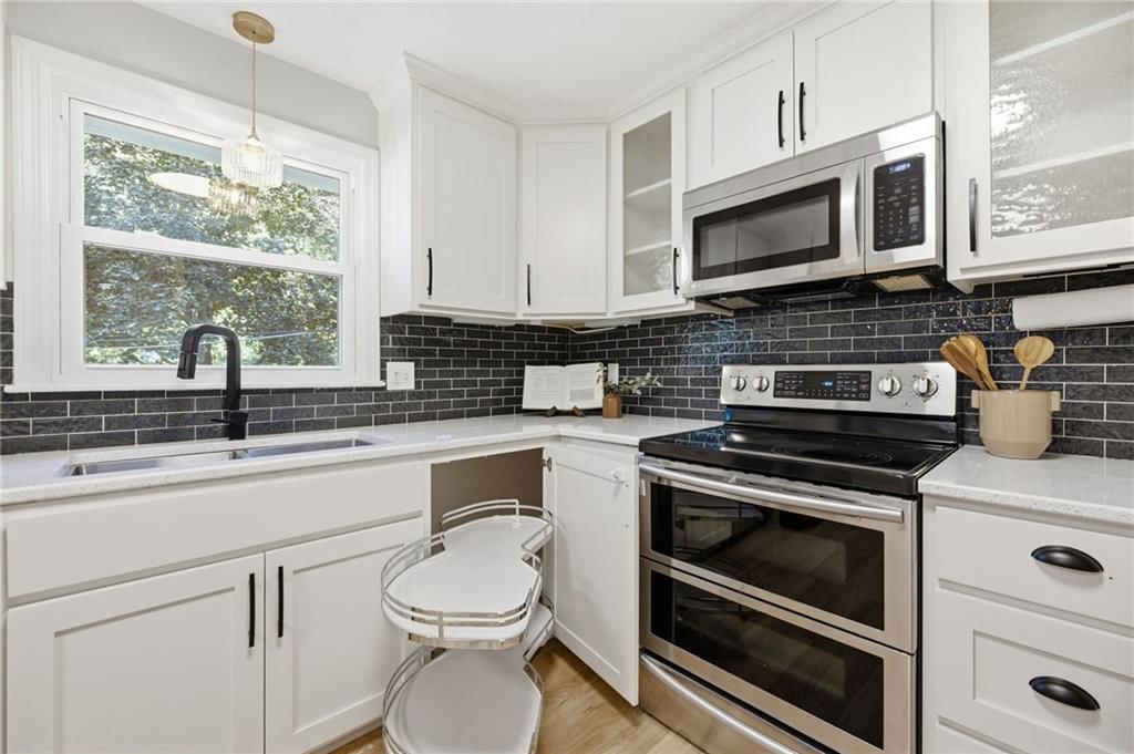 6624 Marty Street — photo 17