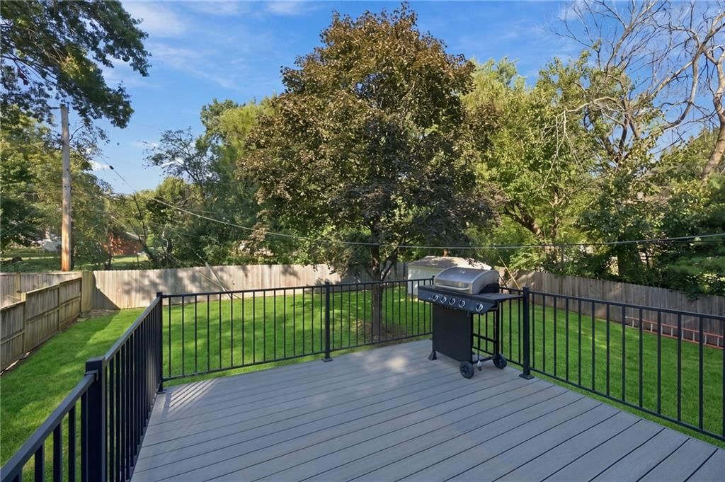 6624 Marty Street — photo 36
