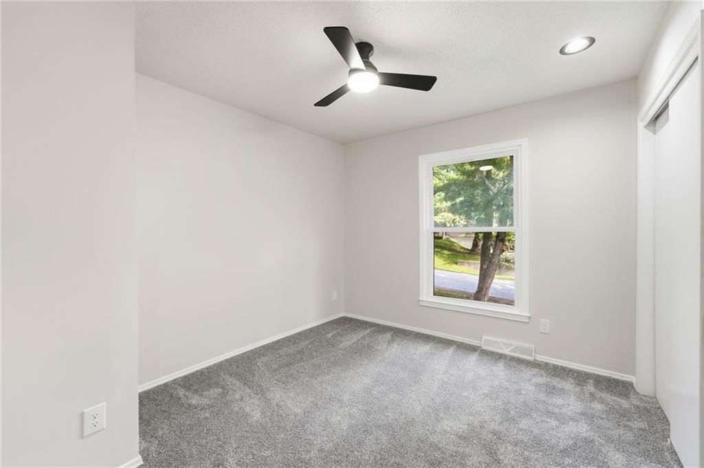 10401 E 71st Terrace — photo 18
