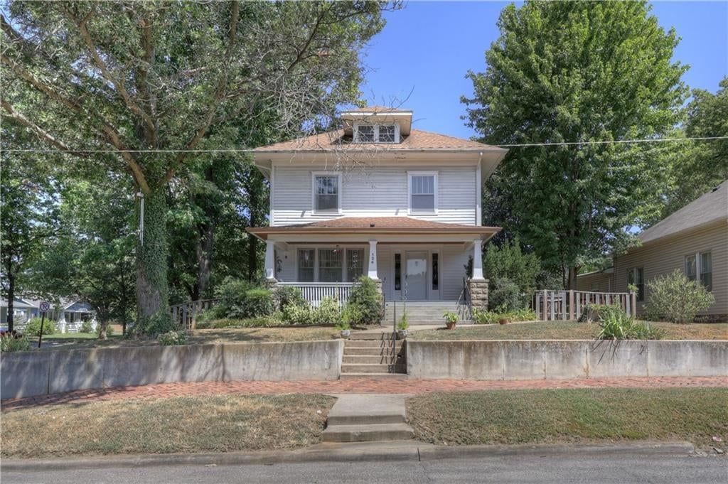 124 W Monroe Street — photo 1