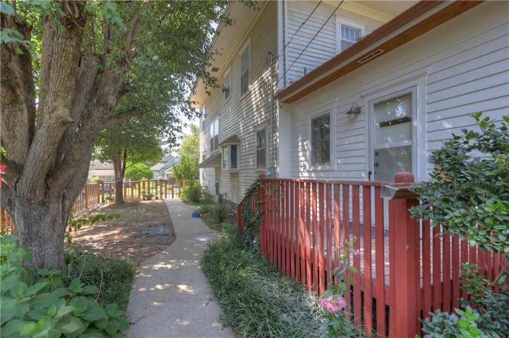 124 W Monroe Street — photo 11
