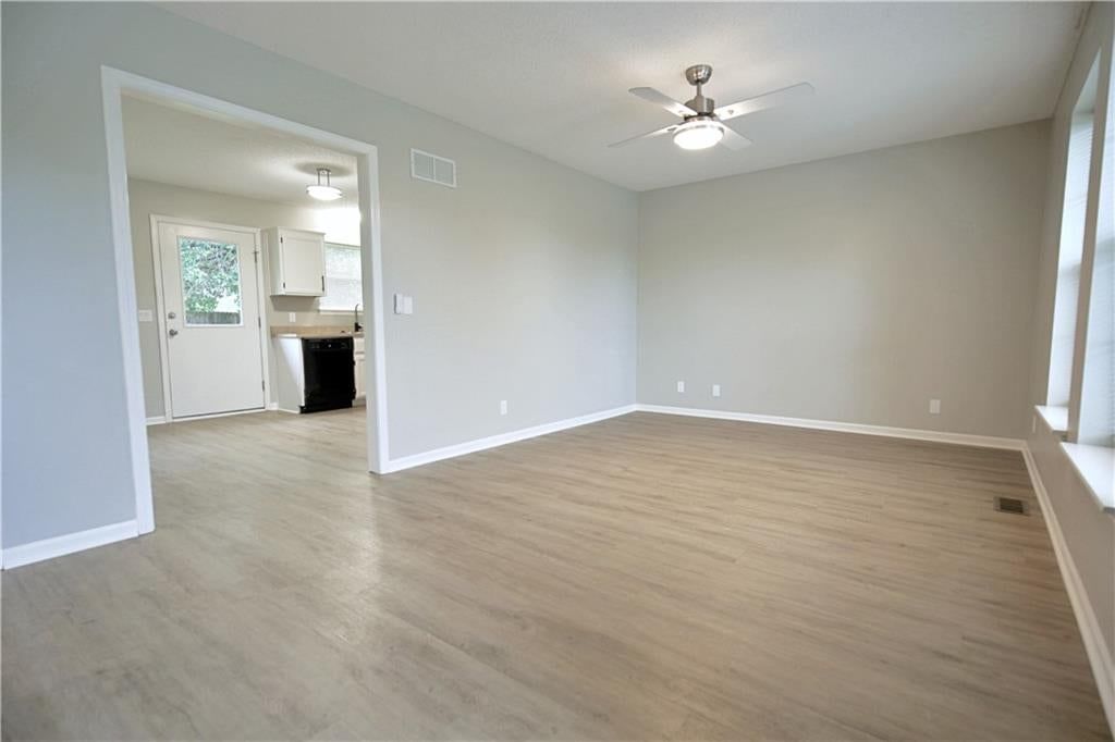 1215 Susan Street — photo 5