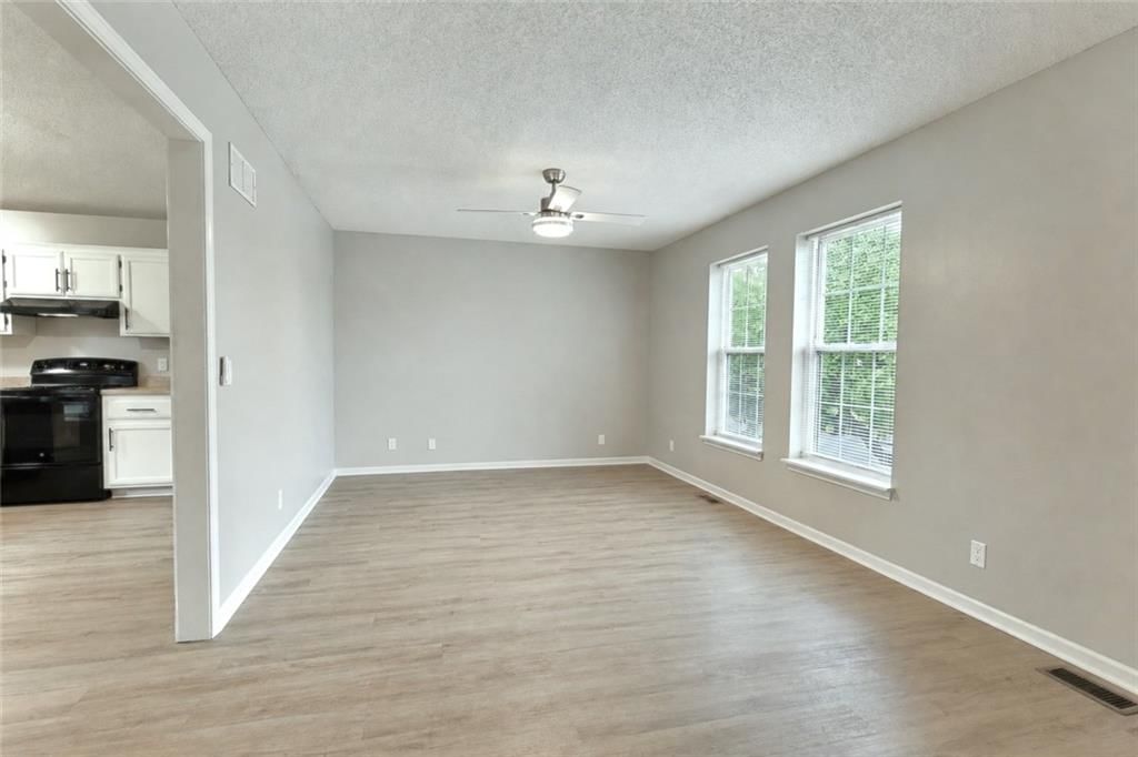 1215 Susan Street — photo 6