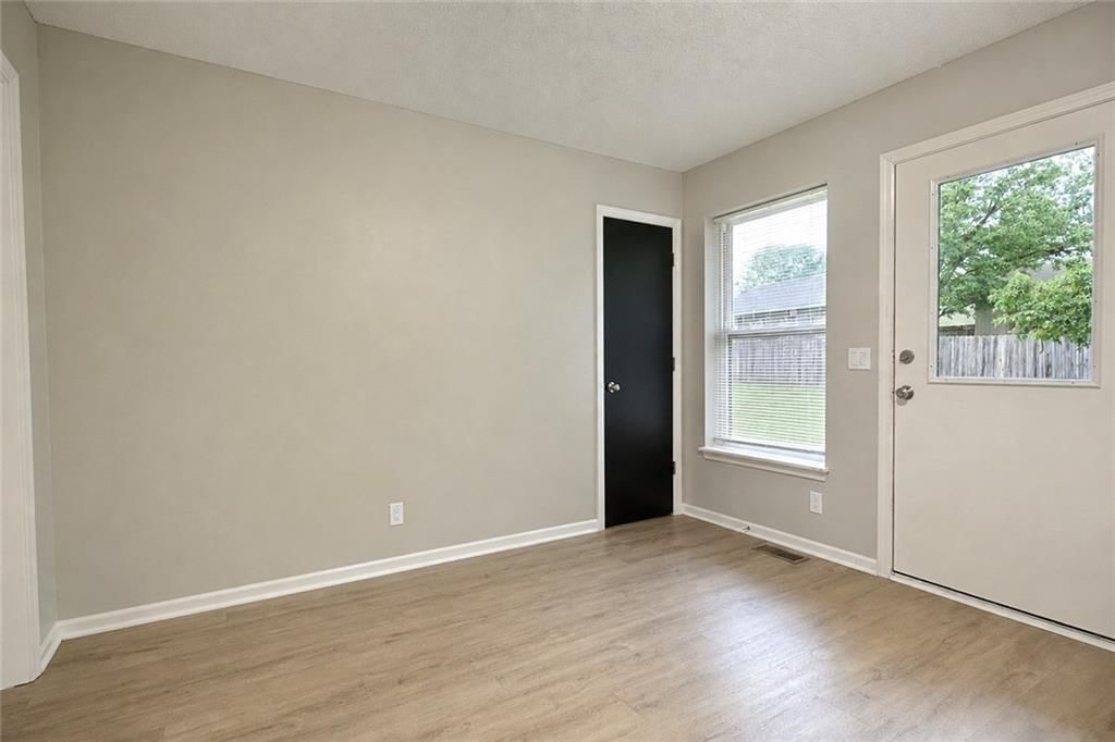 1215 Susan Street — photo 10