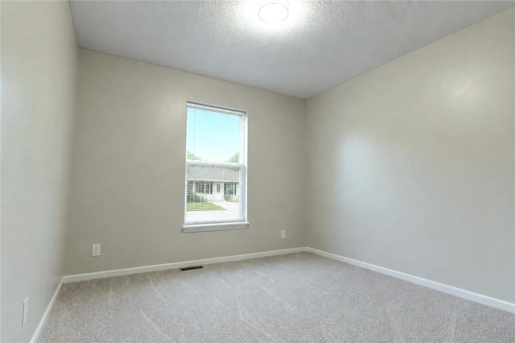 1215 Susan Street — photo 15