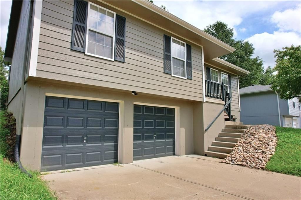 1215 Susan Street — photo 26