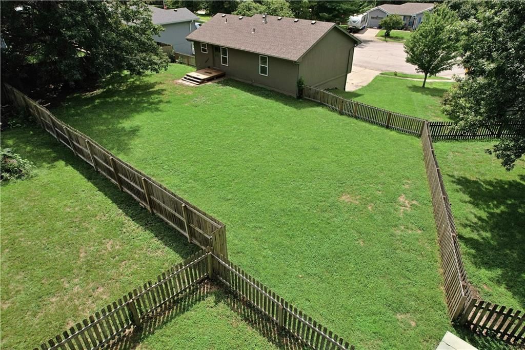 1215 Susan Street — photo 27
