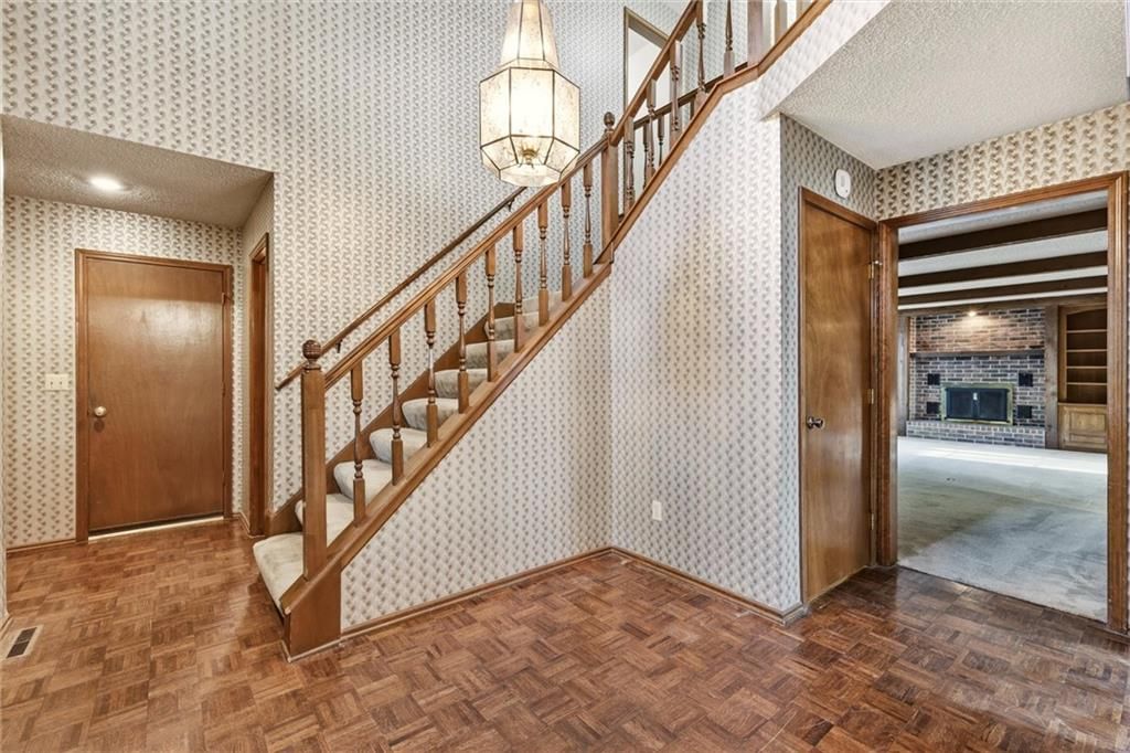 1125 E Sleepy Hollow Drive — photo 4